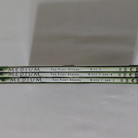 Medium Complete First Season DVD TV Series - Picture 2 of 5